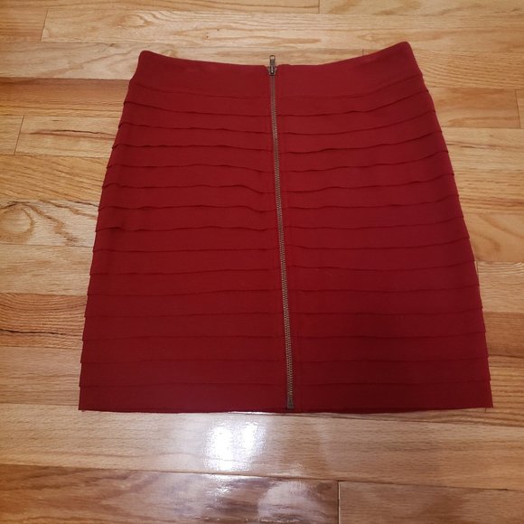 Red Layered Skirt Zipper Front - Picture 1 of 4
